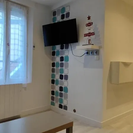 Апартаменты De L'isle Centre-ville - Wifi Fibre - Netflix, Disney, Amazon - Sejours Pro Шато-Тьерри